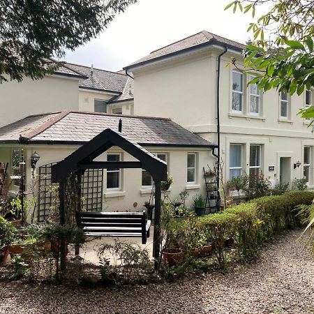 Hollyhocks Holiday Home- 2 Bedroomed Ground Floor Apartment Sleeps 5 Ivybridge Extérieur photo