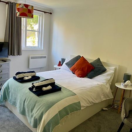 Hollyhocks Holiday Home- 2 Bedroomed Ground Floor Apartment Sleeps 5 Ivybridge Extérieur photo