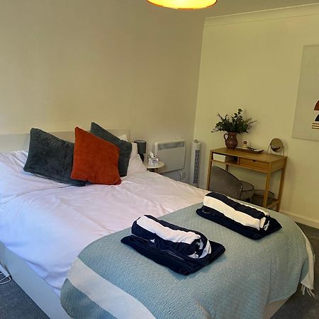 Hollyhocks Holiday Home- 2 Bedroomed Ground Floor Apartment Sleeps 5 Ivybridge Extérieur photo