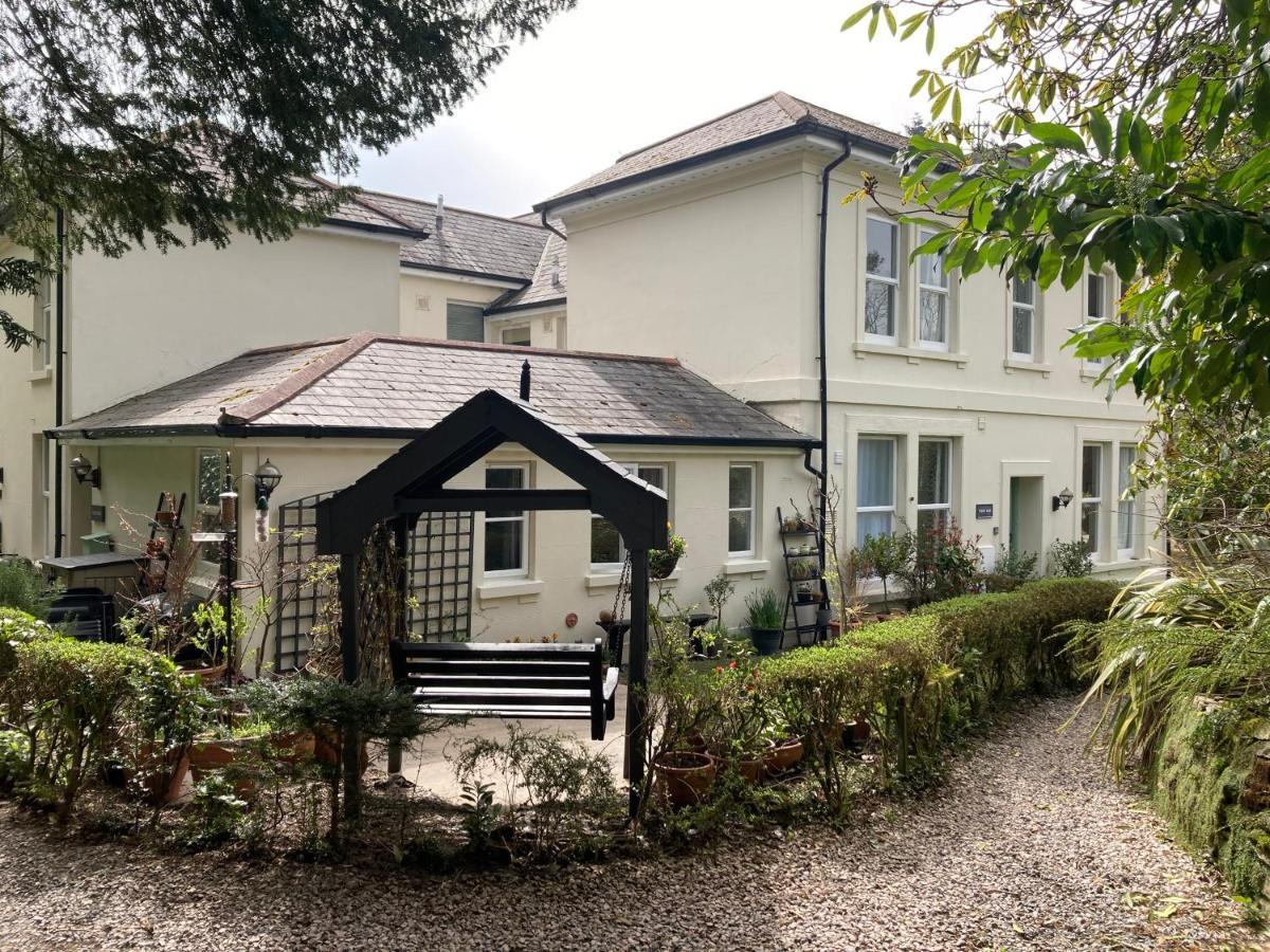 Hollyhocks Holiday Home- 2 Bedroomed Ground Floor Apartment Sleeps 5 Ivybridge Extérieur photo