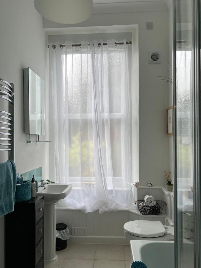 Hollyhocks Holiday Home- 2 Bedroomed Ground Floor Apartment Sleeps 5 Ivybridge Extérieur photo