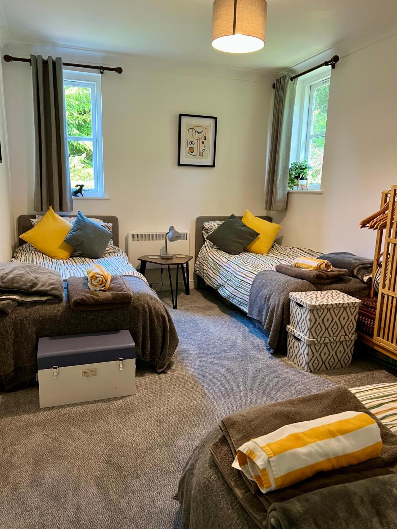 Hollyhocks Holiday Home- 2 Bedroomed Ground Floor Apartment Sleeps 5 Ivybridge Extérieur photo